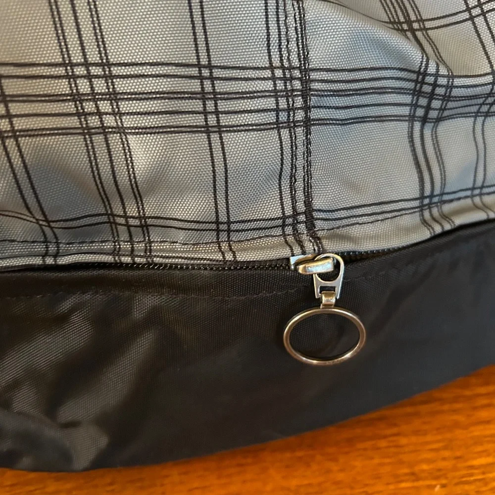 Columbia Nylon Bag Many Sections Expandable Black Gray‎